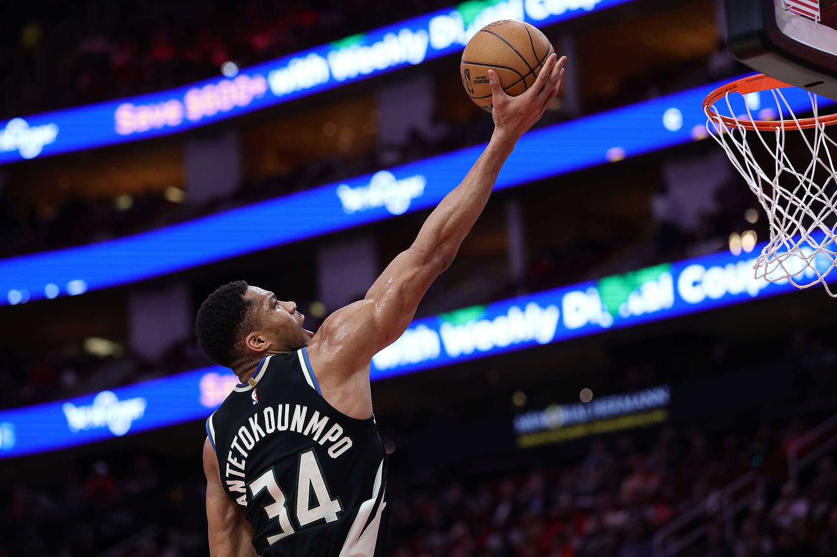 字母哥巅峰对决，西亚卡姆与30激战DWG分钟，爆冷胜负难料！的简单介绍